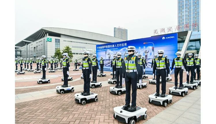 OMODA & JAECOO introduce AI robots to UAE events