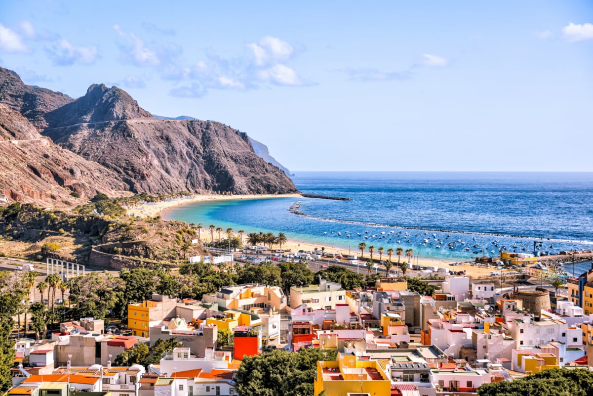 7 Best Countries For Travelers Who Want Comfortable, Mild-Weather Any Time Of The Year